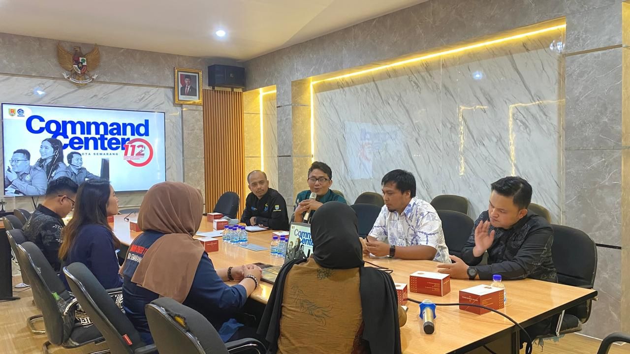 Diskominfo Kota Semarang Terima Kunjungan Studi Komparatif Layanan Call Center 112 dari Kota Bandung